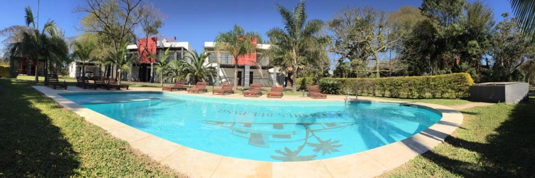 ALOJAMIENTO - Disfrute de una agradable estadía en hoteles de primera categoría, cabañas con excelente vista al rio Paraná o confortables casas tanto para quienes vienen de pesca como para quienes están de paseo, contando con la atención personalizada de un comprometido staff que harán de su estadía un memorable recuerdo.